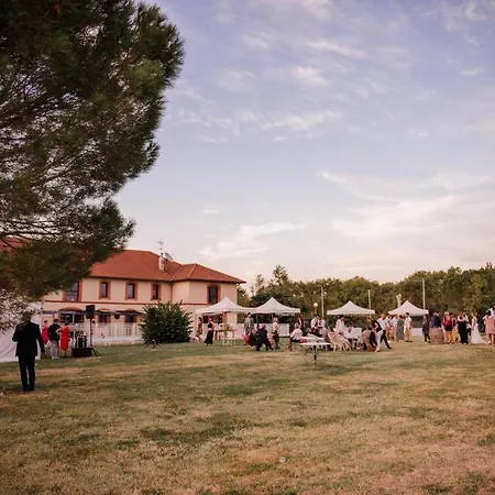 Domaine De Garabaud מלון 2*