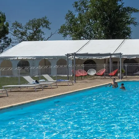 Domaine De Garabaud מלון