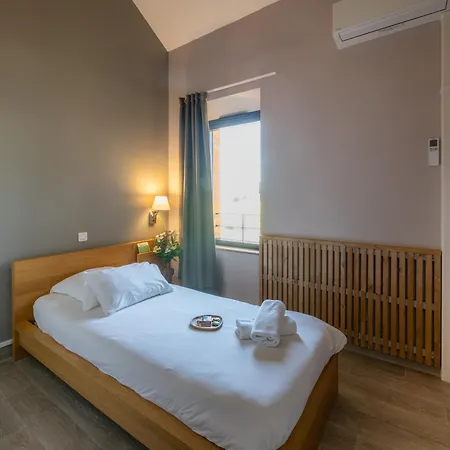 Hotel Domaine De Garabaud 2*