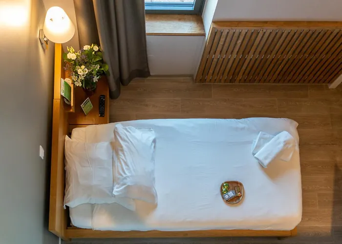 Hotel Domaine De Garabaud