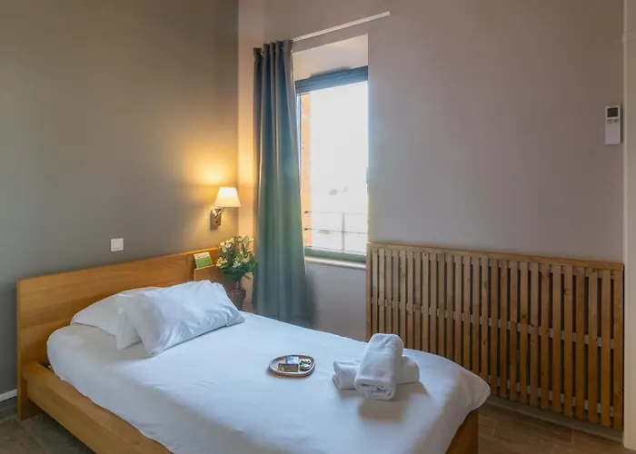 Hotel Domaine De Garabaud 2*