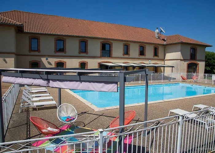 Hotel Domaine De Garabaud 2*